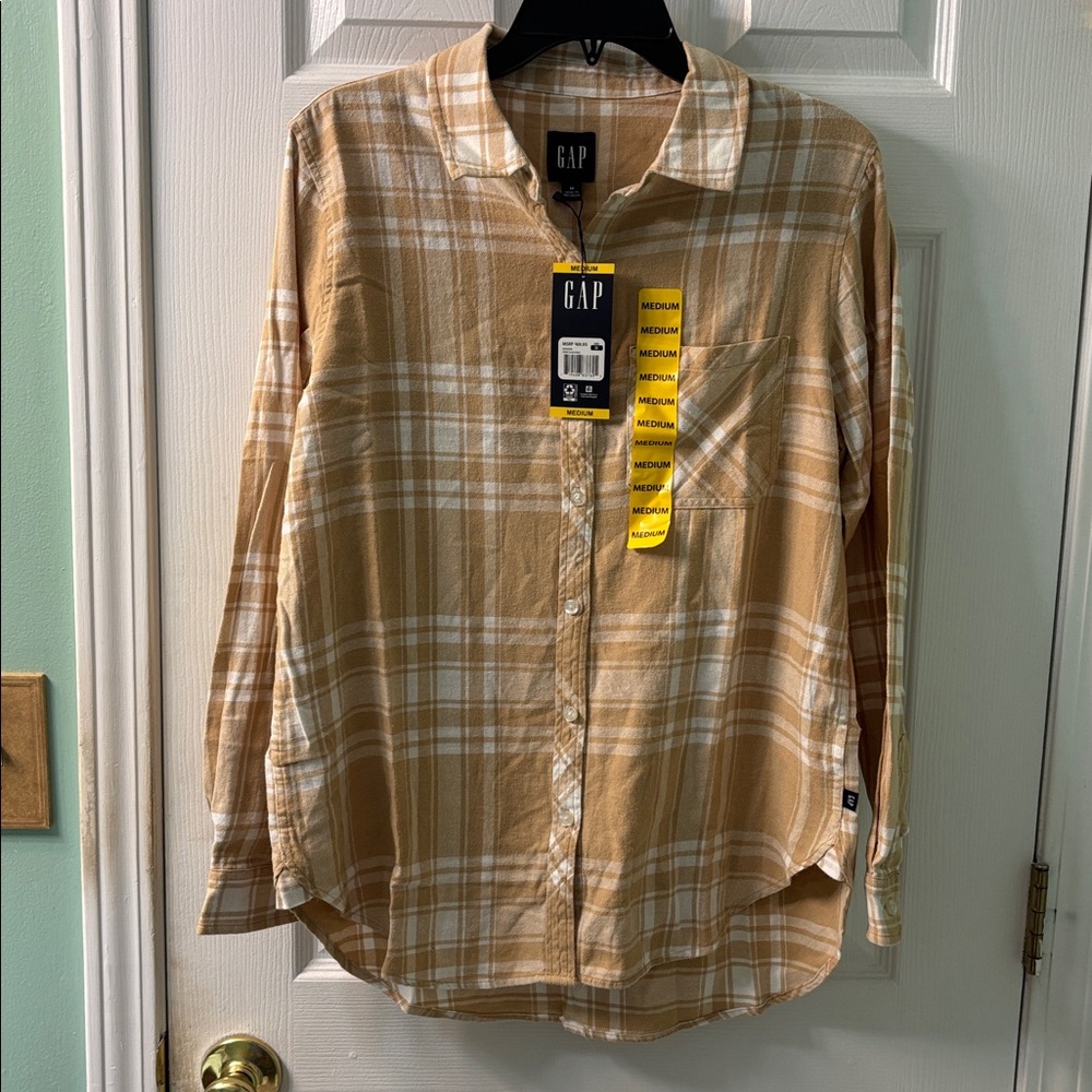 GAP Women’s Relaxed Fit Flannel - Picture 4 of 5